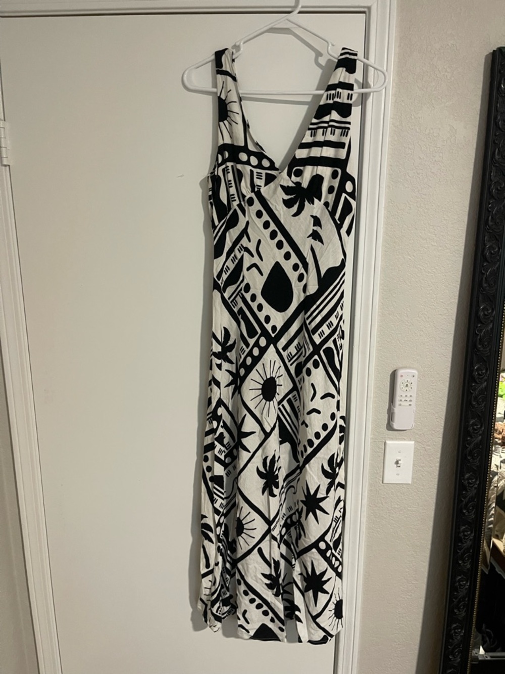 Paper Heart Anthropologie Black and White Linen Sleeveless Maxi Dress